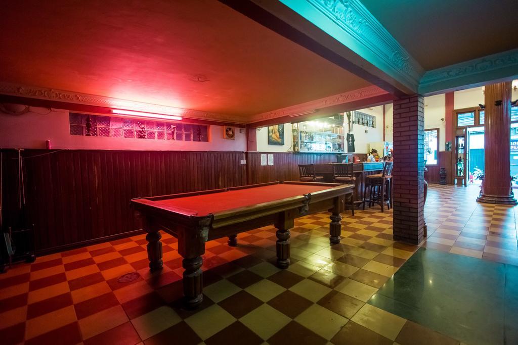 Flamingos Hotel Phnom Penh Bagian luar foto